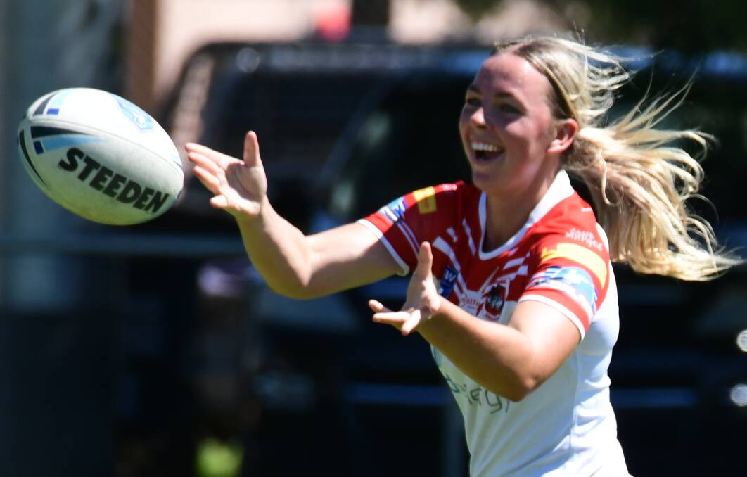 India Draper is all smiles as she passes the ball for Mudgee Dragons. Picture by Jude Keogh