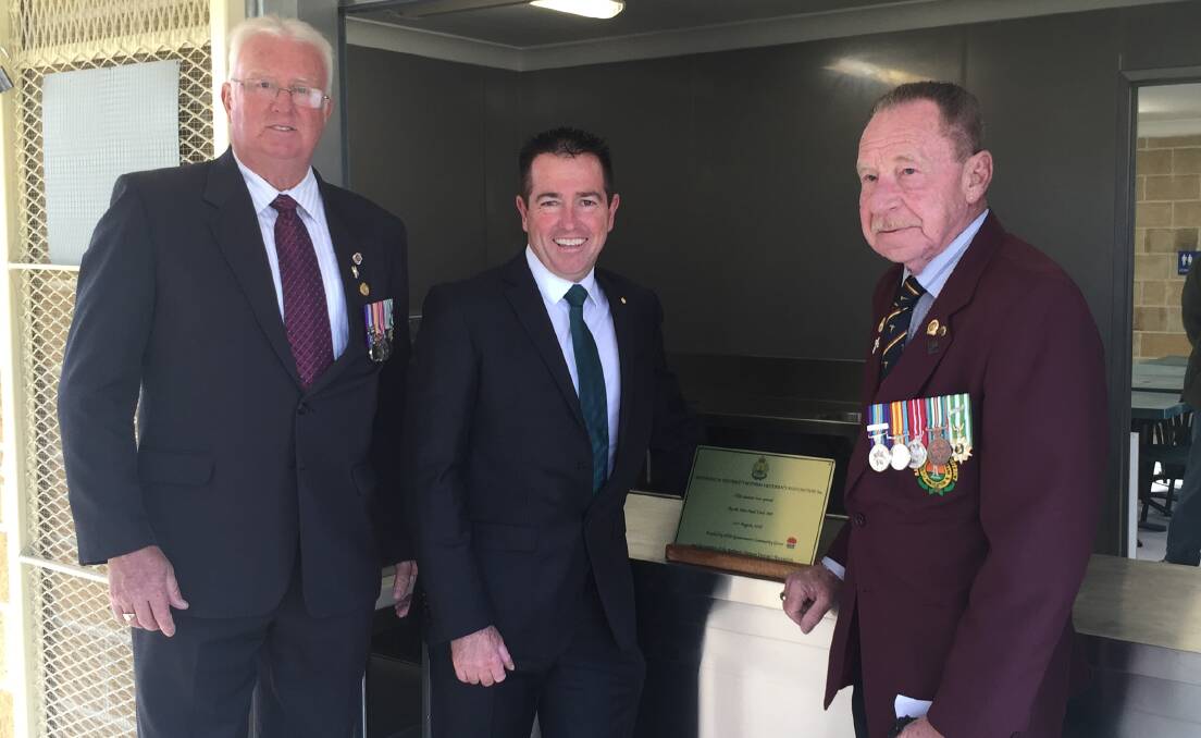 Paul Toole with members of the Bathurst and District Vietnam Veterans John Murphy and Tony Walker at the opening of the park's new recreation facilities