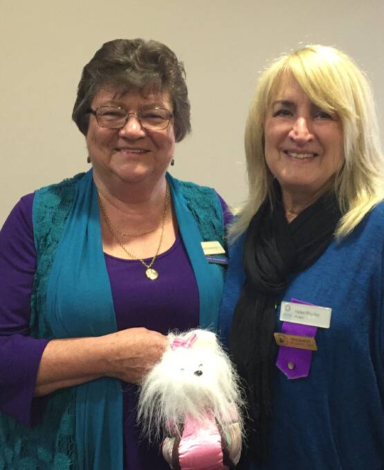 Special guest:  Past national vice president June Greentree with Mudgee Day VIEW Club president Helen Rhodes. 