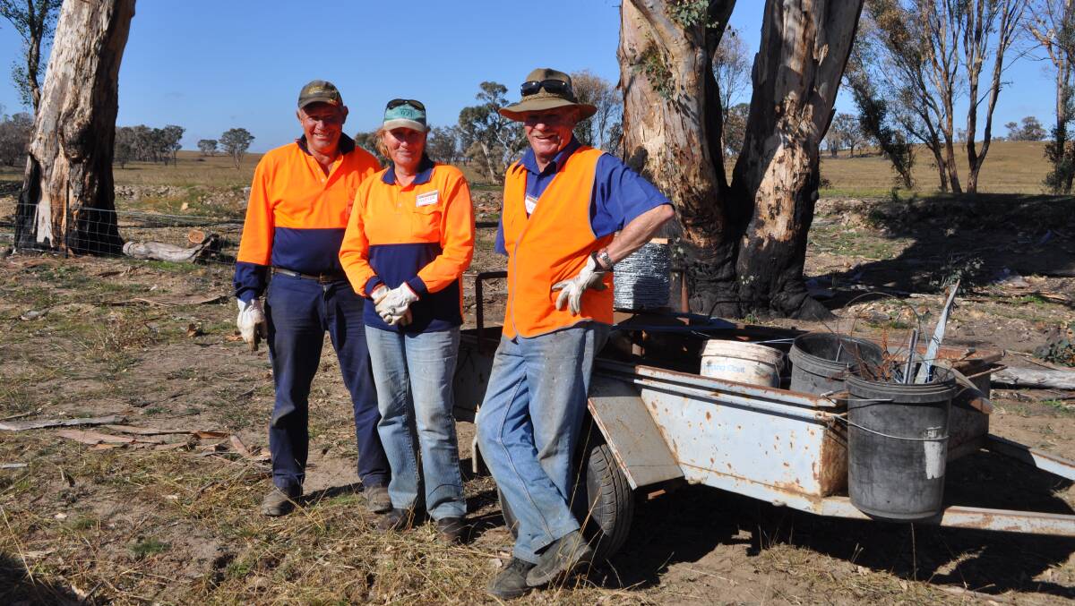 The Cassilis BlazeAid volunteers are on the move while the Dunedoo branch, including Peter and Neryda Johanson, Tweed Heads, and Rob Thompsett, Inverell, will stay on for many more months.