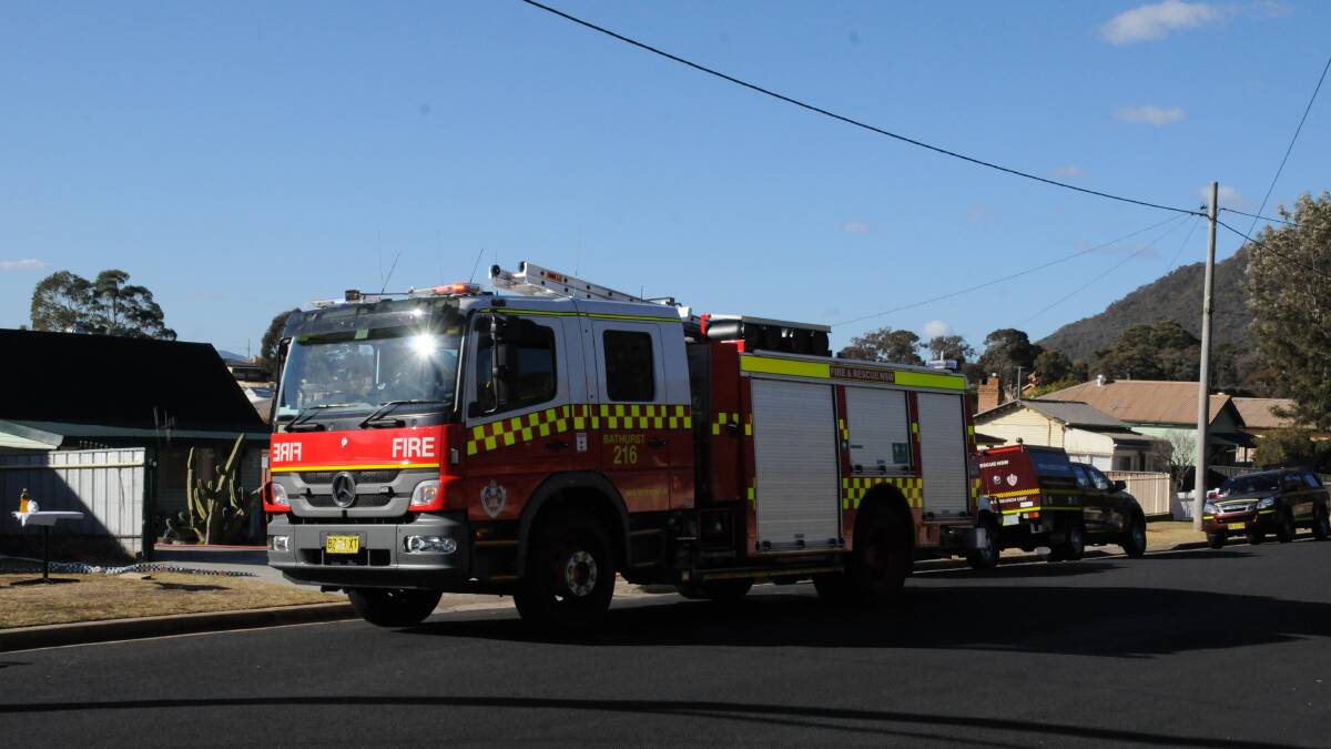 SUPPORT: Back up from Bathurst (truck pictured) and Kelso to support Mudgee and Kandos firefighters. Photo: Belinda Innes