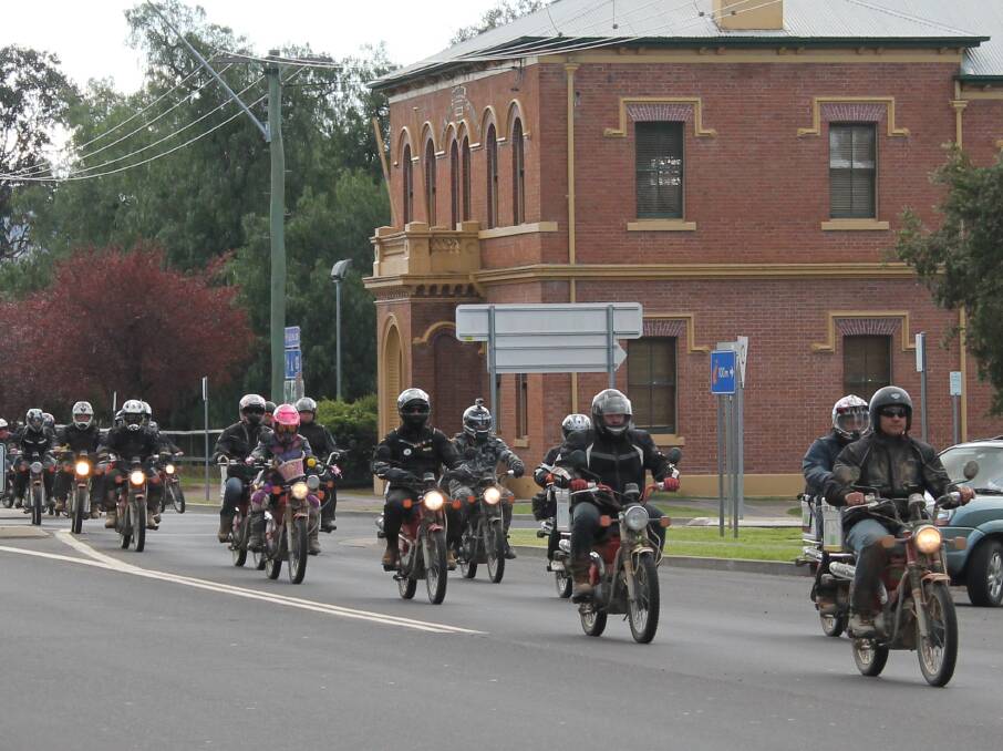 The Late Mail Postie Bike Ride leaves the Windeyer Hotel at 8.30am on Saturday.