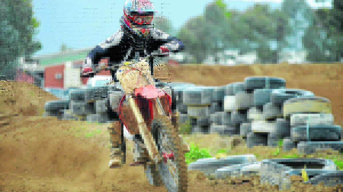 THREE-PEAT: Mudgee’s Matt Keipert won three events at the last race of the season for Mudgee and Districts Motorcycle Club. 
Photo: COL BOYD 	170814mgcbmotox8069