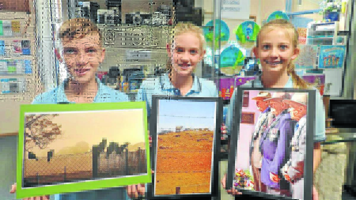 Mark Germon, Summer McPhail and Isabelle Davis with their Sydney Royal Easter Show entries. PHOTO by Olivia Holt, Gulgong Paparazzi Club
