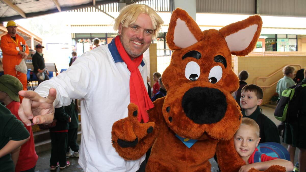 CVPS student Riley Keys meets “Fred” Glen Sills and “Scooby Doo” Jason Barnes when the Variety Bash dropped into the school.