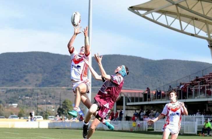 CONTROL: Lachlan Hill goes up for a ball in the contest last weekend. Photo: Mudgee Event & Sports Pics