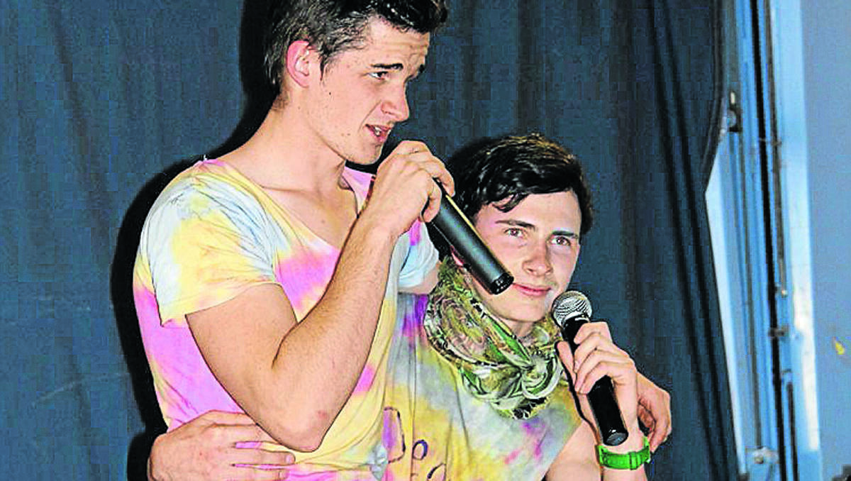 Ryan Wilkinson and Brett Downey sing Afternoon Delight to a delighted crowd. 210912\Rainbow Day 072