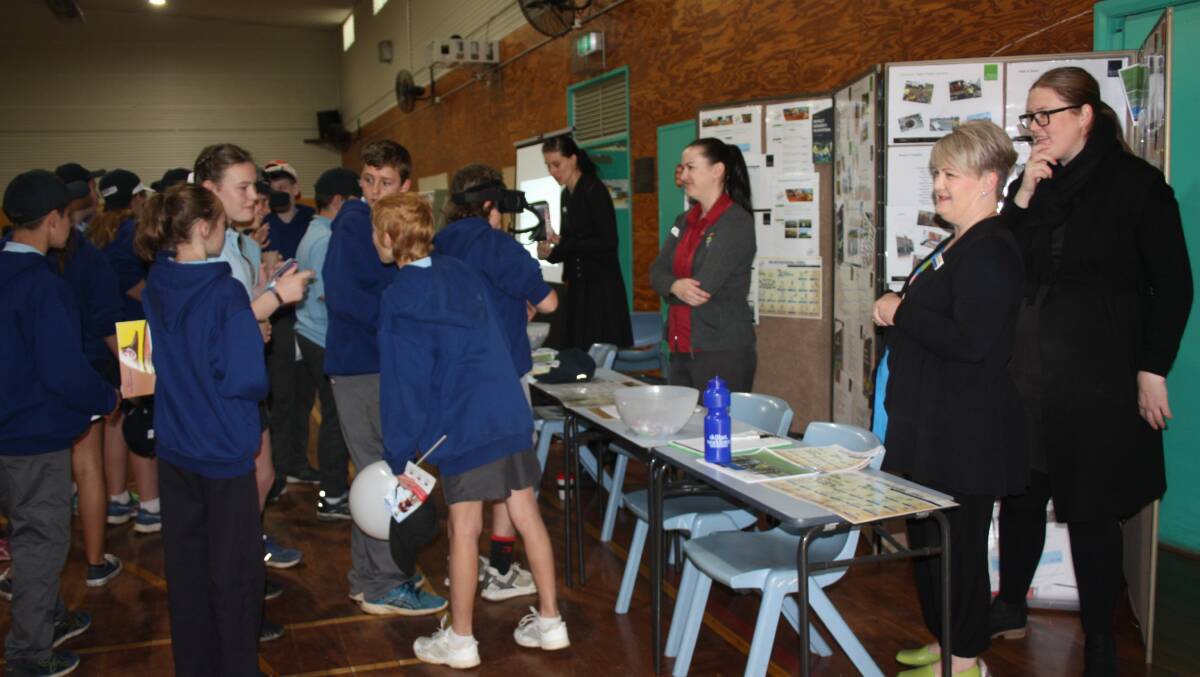 Last week a number of Gulgong businesses took time from their busy schedule to attend Careers Day at the Gulgong High School.
