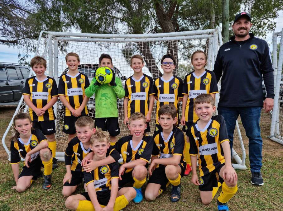 Under 10s: Front row - Braxton Lucas, Harry Mitchell, Arthur Rouse, Edward Shoemark, Tom Murray, Cooper Lecke. Back row- Sebastian Campton, Taylor Diprose, AJ Muscat, Levi Fenney , Tom Armstrong, Sophia Long, Coach Adam Muscat. Picture: Supplied