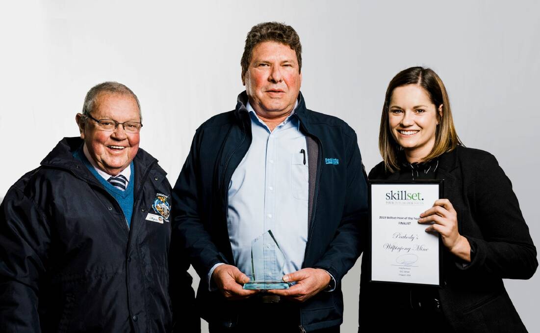 WINNER: Lithgow City Council Mayor, Ray Thompson, Peabodys Wilpinjong Mine Maintenance Manager David Mealing and Human Resources Superintendent Nicola Searle. Photo: Supplied
