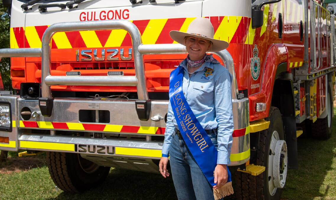 REPRESENT: Gulgong's 2021-2022 Showgirl Hollie Smith pictured in front of the Gulgong fire truck. Picture: SUPPLIED
