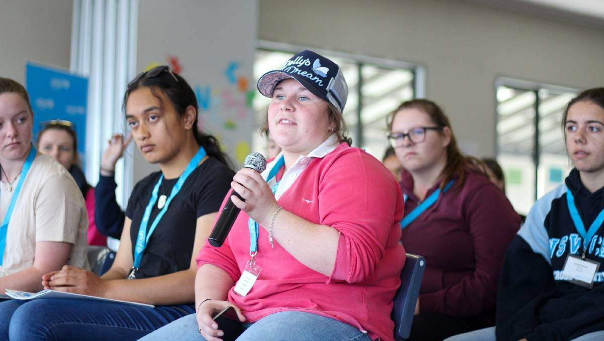 Makaala Dodd, 16, from Uralla, speaks at the drought summit.