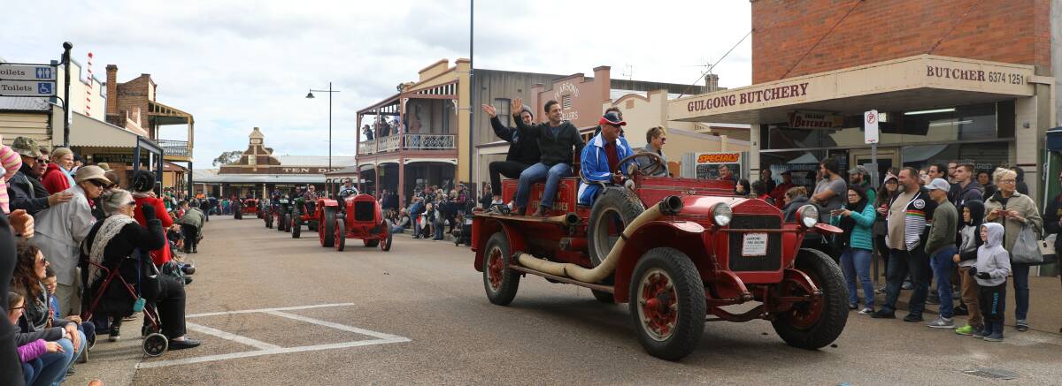 ON PARADE: Take a step back in time at the Henry Lawson Heritage Parade and enjoy marching bands, floats, and classic vehicles pass by. Photo: Simone Kurtz