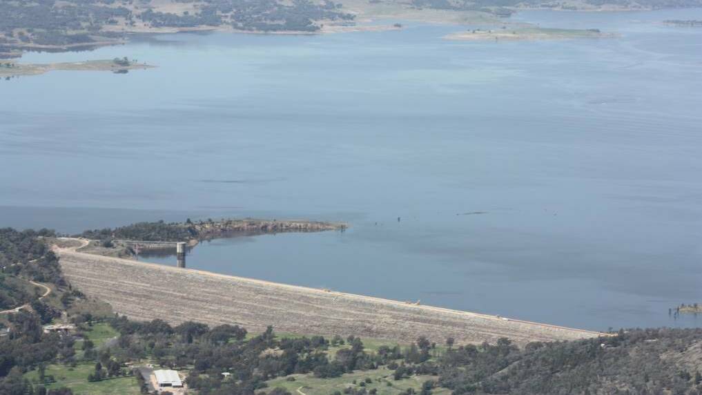 Red Alert level warning issued for potentially toxic blue-green algae at Windamere Dam