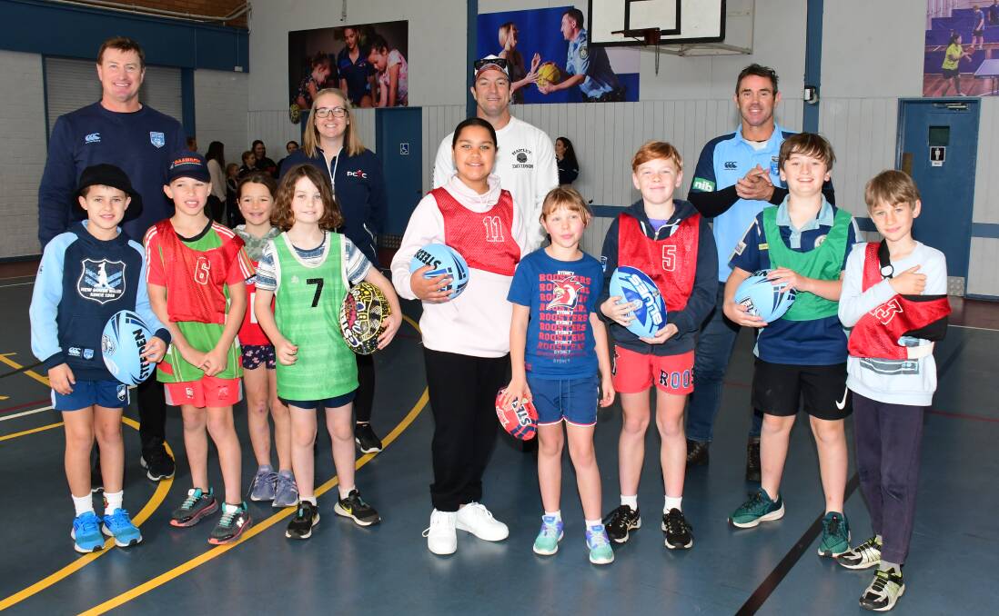 HAVING A BALL: Brad Fittler and NSW greats stopped at Dubbo. Photos: BELINDA SOOLE