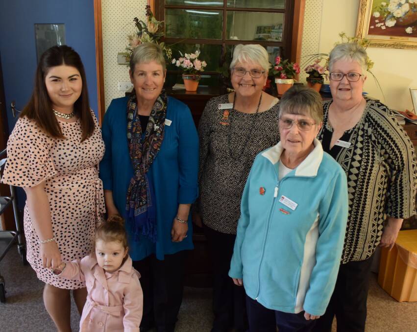 Mudgee Hospital Auxilary committee with Judy Ford, Health Services manager at the recent AGM.