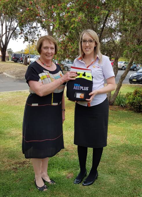 CVPS acting principal Wendy Hogben and Bianca Maloney from Westfund Health Insurance Mudgee.