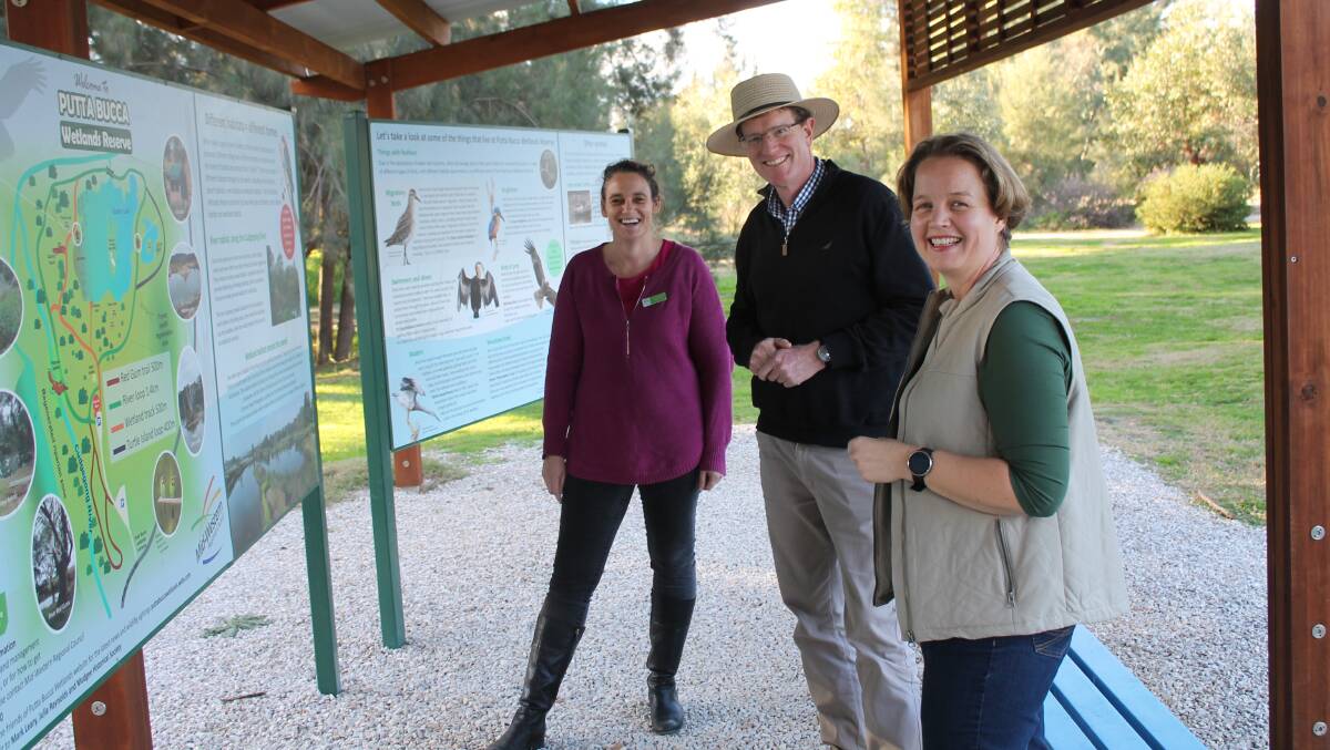 Watershed Landcare's Vivien Howard and Claudia Wythes, with Federal Member Andrew Gee, at Putta Bucca Wetlands.