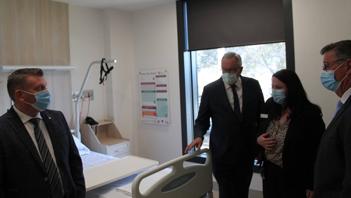 Member for Dubbo Dugald Saunders, Health Minister Brad Hazzard, Health Service manager Caren Harrison, and Mayor Des Kennedy, tour the new facility.