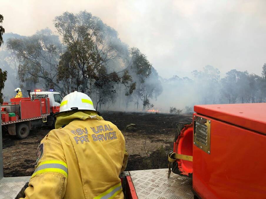 Local firies and farmers are invited to have fun for a day in Windeyer on February 2, pictured are crews at the Palmers Oaky fire, photo Gulgong DC Brigade.