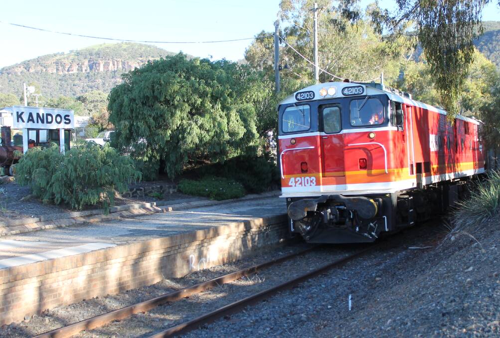 The Vintage Rail Journeys passenger train that stopped at Kandos last month was the first train to use the local rail line for a number of years.
