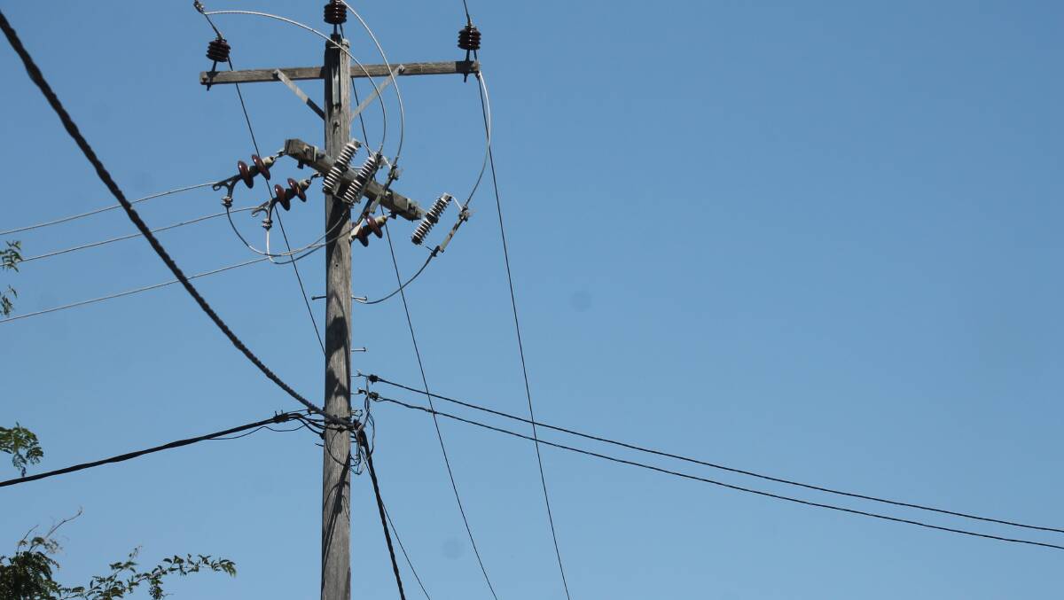 Truck causes power outage in Gulgong