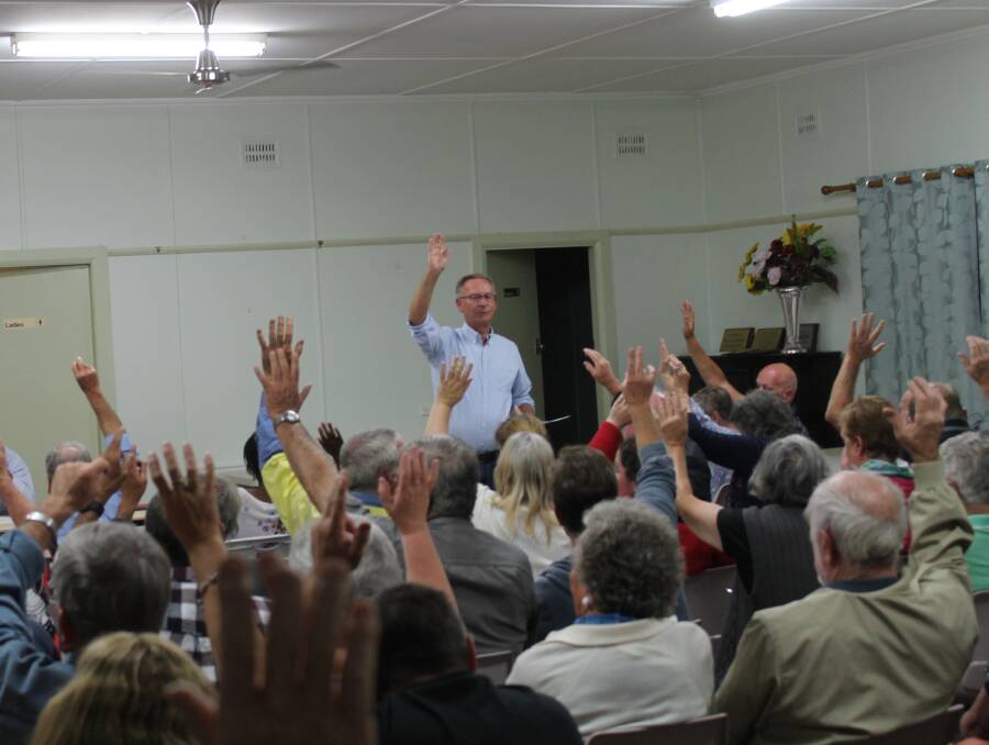 The vote at the GRRR meeting to discuss the proposed Gulgong Solar Project.