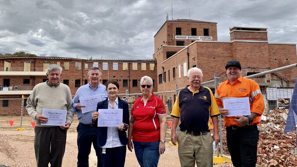 The collaboration involved the Mudgee Hospital Redevelopment, Hutchinson Builders, several Rotary clubs, Council, Mudgee Removals, Keytrans.
