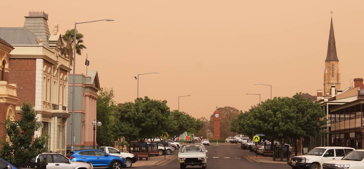 Smoke, dust across Mid-Western Region reminders of dangerous conditions