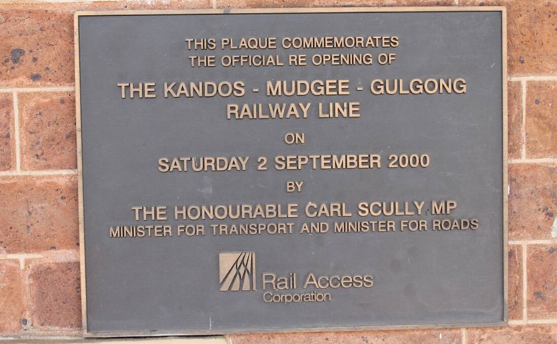 The plaque commemorating the 2000 "re-opening" of the line.