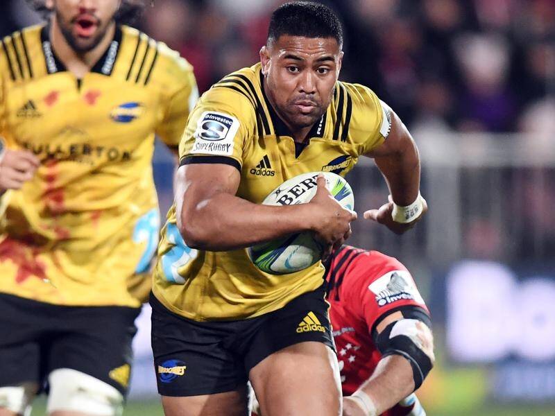 Julian Savea has rejoined the Hurricanes after signing a short-term Super Rugby Aotearoa deal.