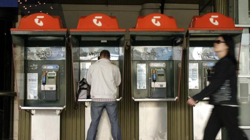 Telstra will allow Australians to make free calls from public payphones across the country.