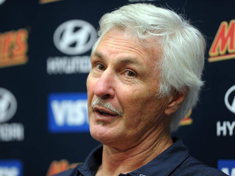 AFL great Mick Malthouse wants to see a ban on alcohol advertising in sport.