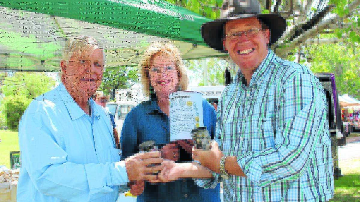 Lloyd Coleman from Wilpinjong Coal and Lifeskills Plus CEO Carolyn Peek were on smiles on Saturday after receiving several generous donations from Deputy Premier and Member for Dubbo Troy Grant for the Lifeskills Plus Chain of Coins fundraiser.