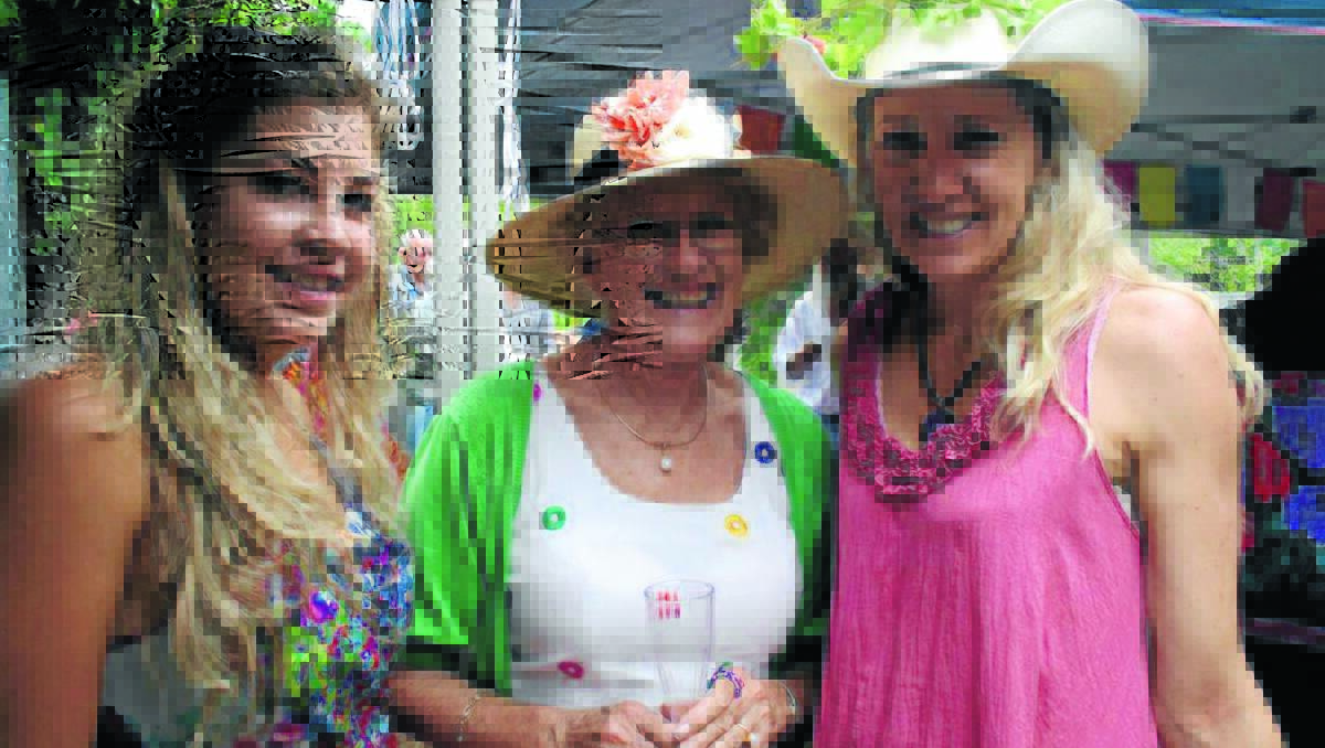 TRAVEL TALK: Judy Brown from Rylstone (centre) discussing her recent trip to Italy with Maree and Jodi Fekkes.