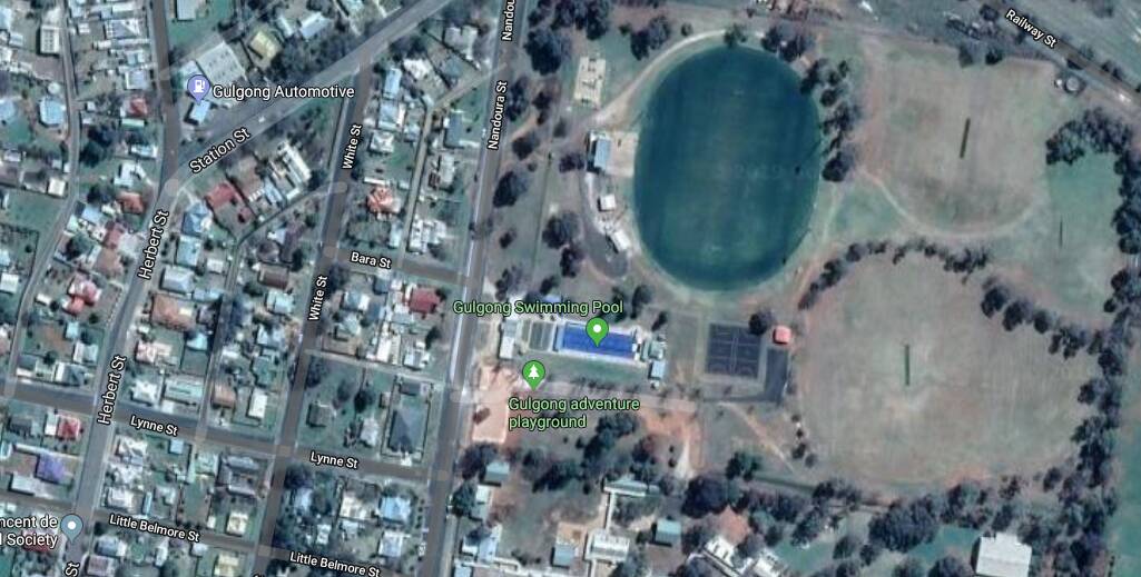 Nandoura Street in Gulgong is the same street the Gulgong Pool is on. Image: Google
