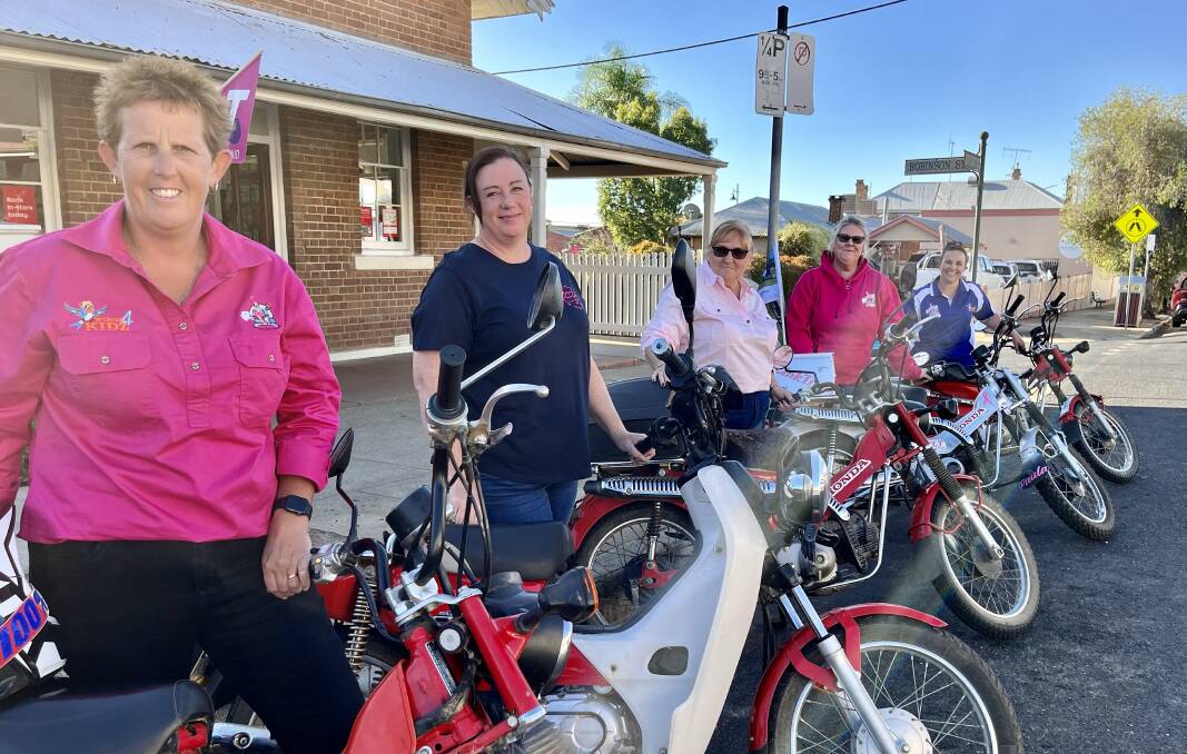 Ready to go in Gulgong: Michelle Scrivener, Edwina Barrass, Sue Hughes, Paula Hasler and Glynis Hensley with Naomi Haney absent.