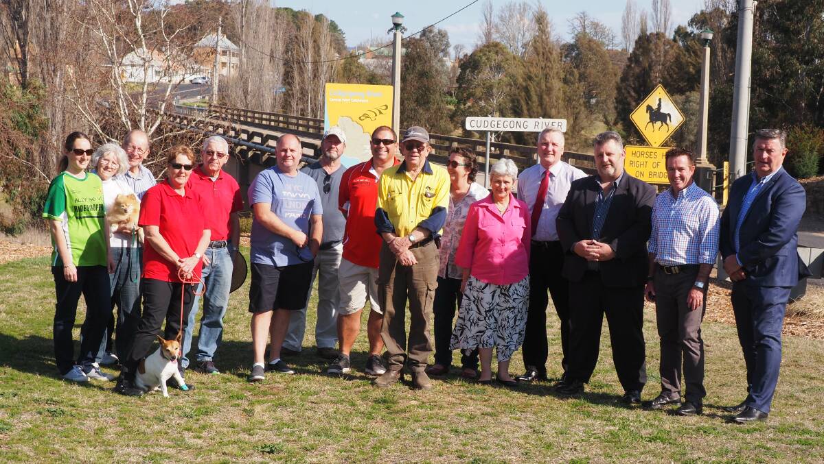 Bathurst MP Paul Toole, with Rylstone locals after announcing more than $432,000 in funding for the construction of a steel pedestrian footbridge. 