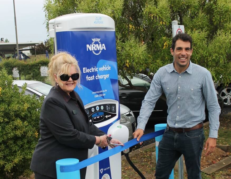 Foermer Club Mudgee CEO Maureen Hutchison and NRMA General Manager Ops and Motoring Dan Maranhao, cut the ribbon in 2020.