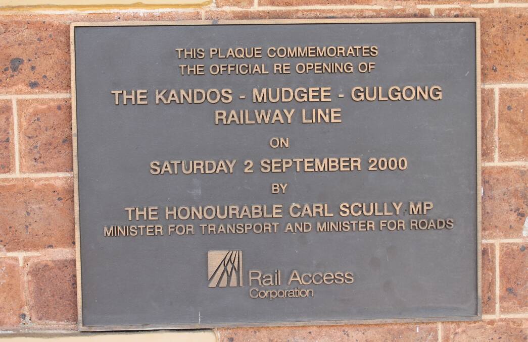 Plaque commemorating the re opening of Mudgee's rail line in September 2000.