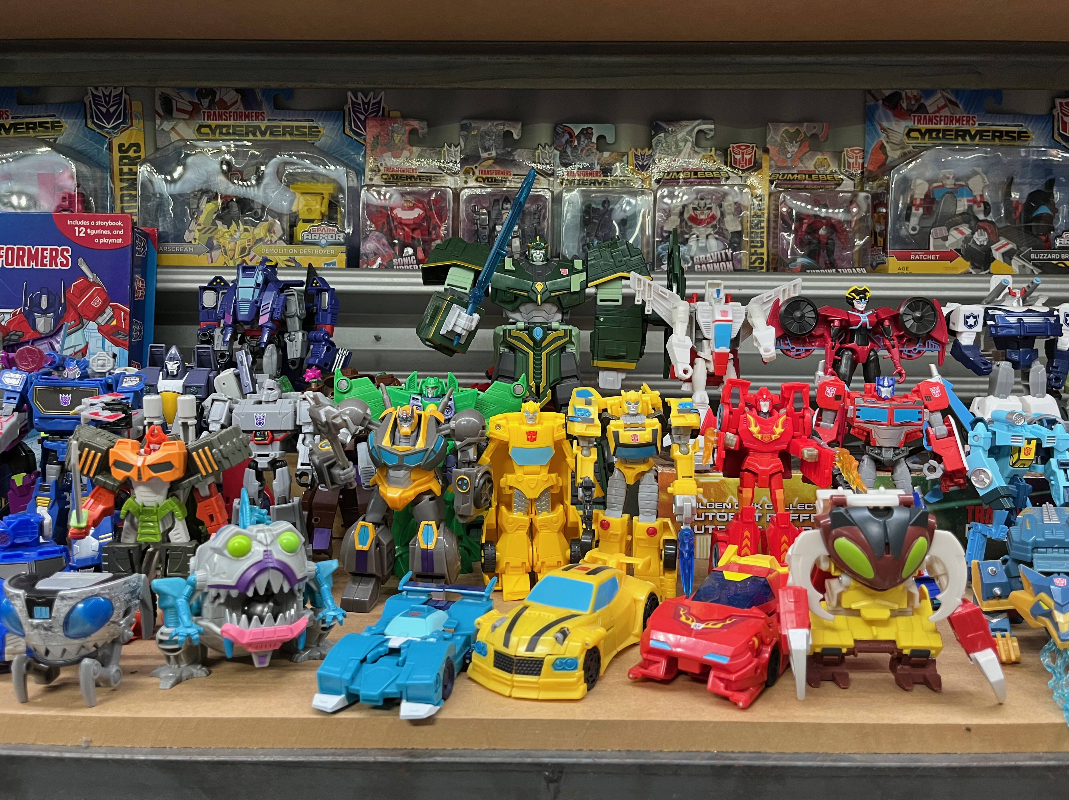 Sortir à Caen : Insolite: Medrano dévoile la voiture-robot Transformers ! 