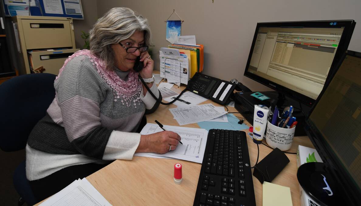 HELP NEEDED: Lifeline Central West crisis support Astrid Taylor is among a throng of volunteers, but more are needed. Photo: CHRIS SEABROOK 082018clifeln2