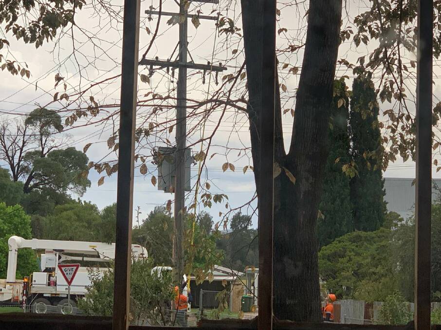 RESTORING POWER: Essential Energy crews are working to restore power in Mudgee following a widespread blackout impacted more than 2000 customers on Wednesday afternoon. Photo: SUPPLIED