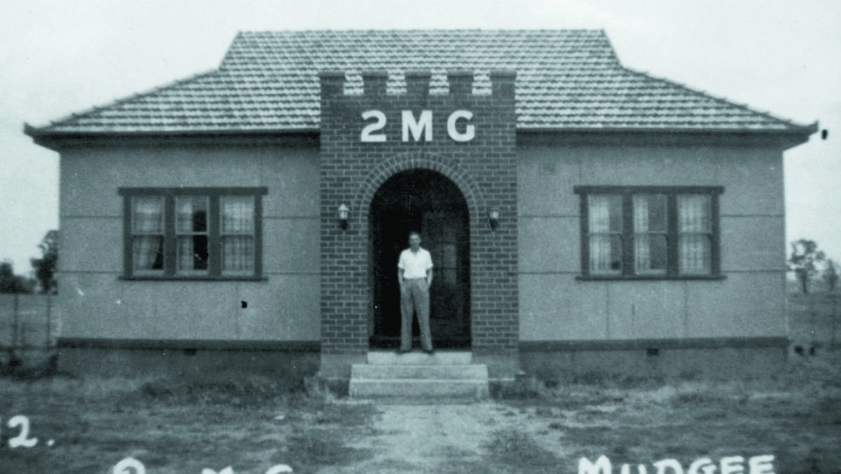 Mudgee's 2MG studio in 1944.
