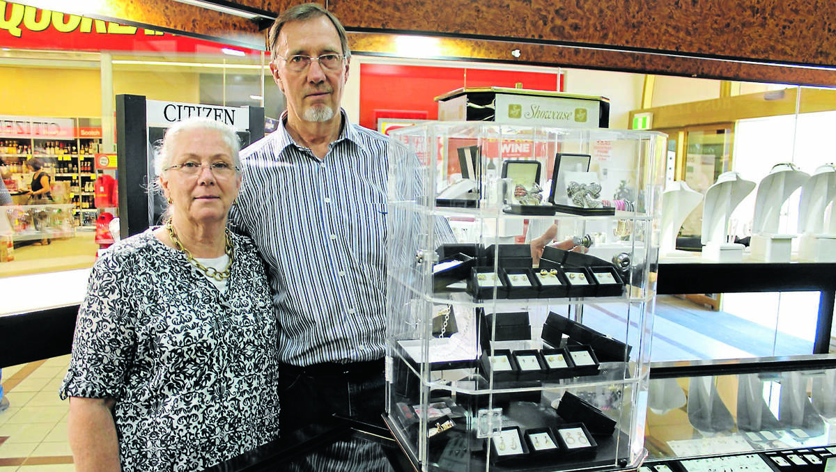 Kate and Ross Lear are closing their jewellery store after more than 35 years in business in Mudgee.