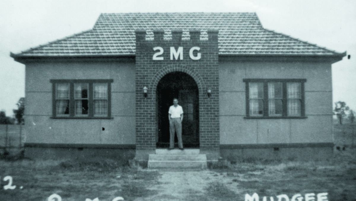 The original 2MG studio in 1944.