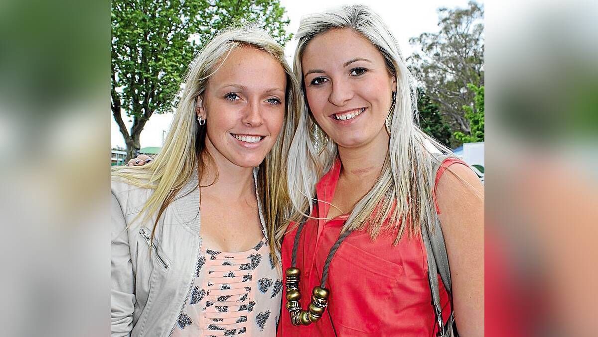 Sarah Aylott and Kayleigh Waterhouse of Rylstone browsed through the stalls. 031112/rm streetfeast/006